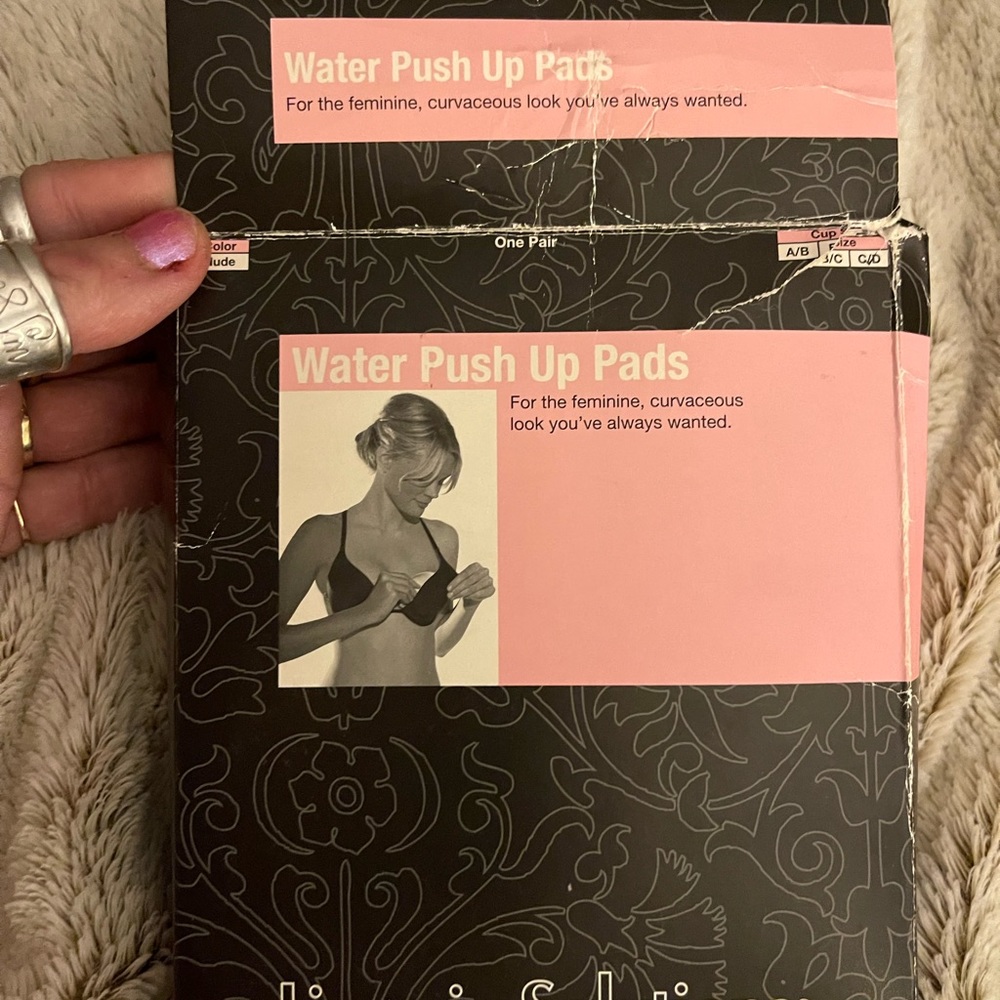 NIB push up water pads cup C/D